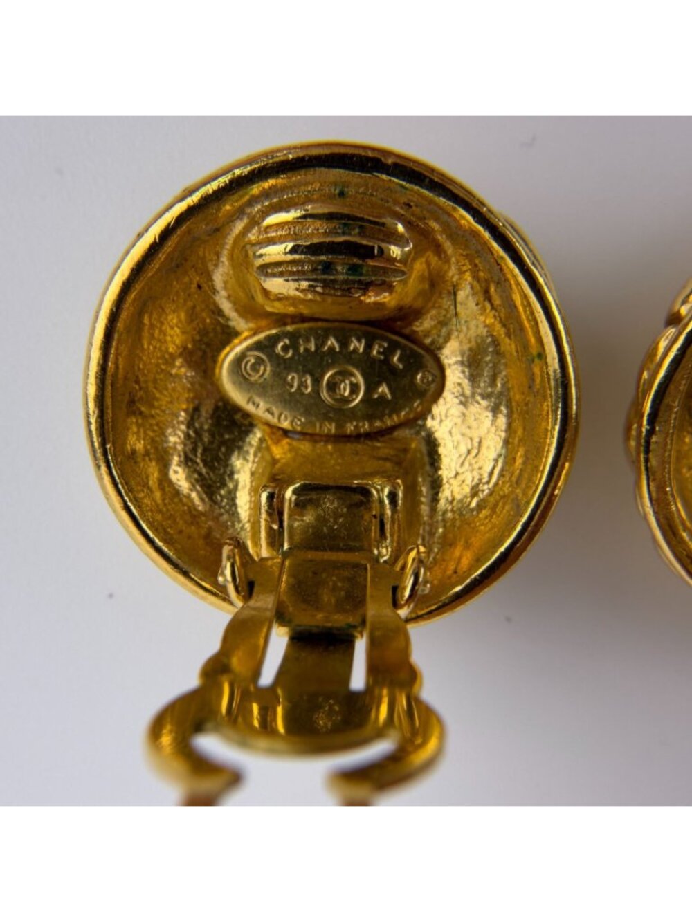 Chanel CC Logo Quilted Earrings Gold Vintage - Picture 7 of 7